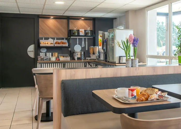 B&B Hotel Cholet Nord 2*